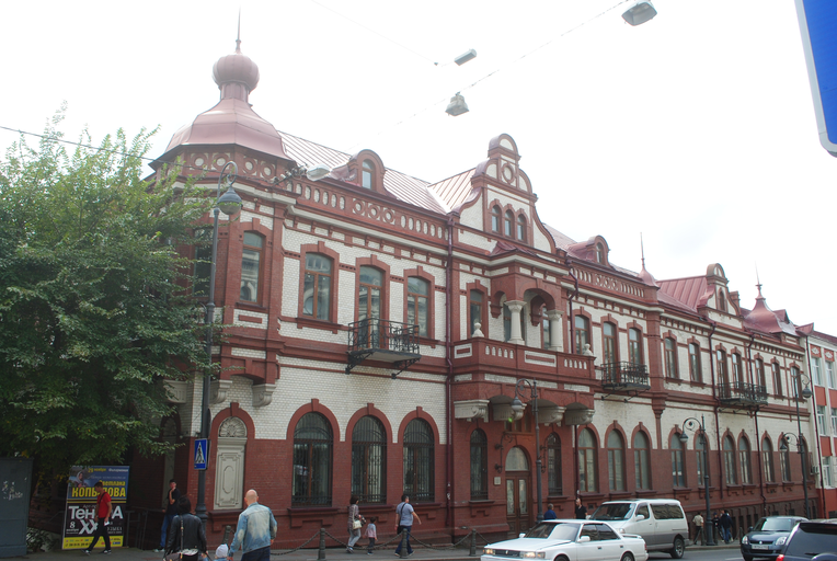 Светланская улица 40)